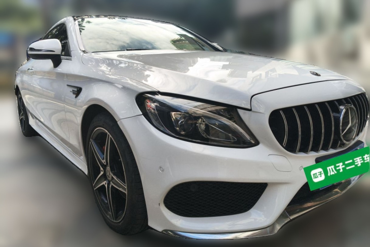 奔驰C级(进口) 2017款 改款 C 200 轿跑版车身外观3