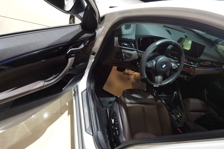 宝马X1 2020款 sDrive20Li 尊享型中控内饰20