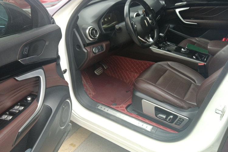 魏牌 VV7 2017款 2.0T 旗舰型中控内饰20