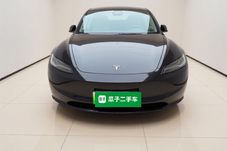 特斯拉 Model 3 2025款 后轮驱动版车身外观2