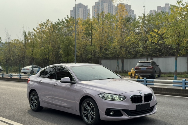 宝马1系 2018款 118i 运动型车身外观6005