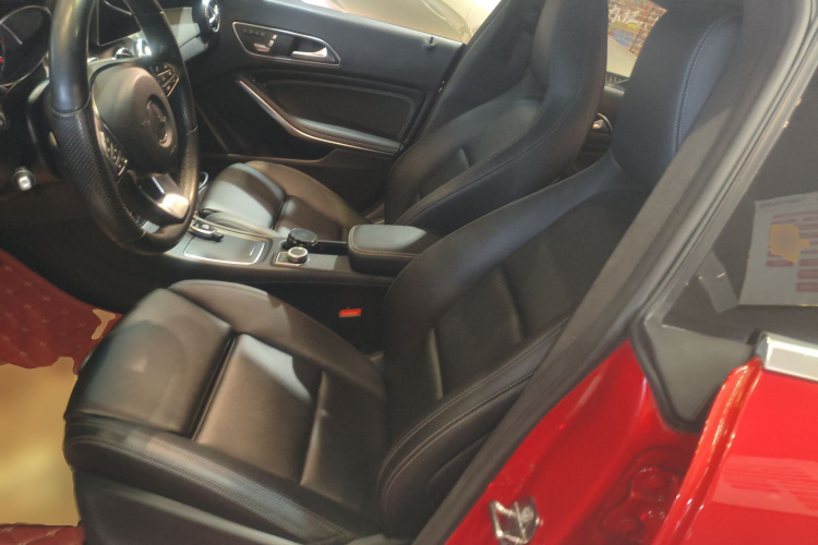 奔驰CLA 2019款 CLA 200 时尚型中控内饰19