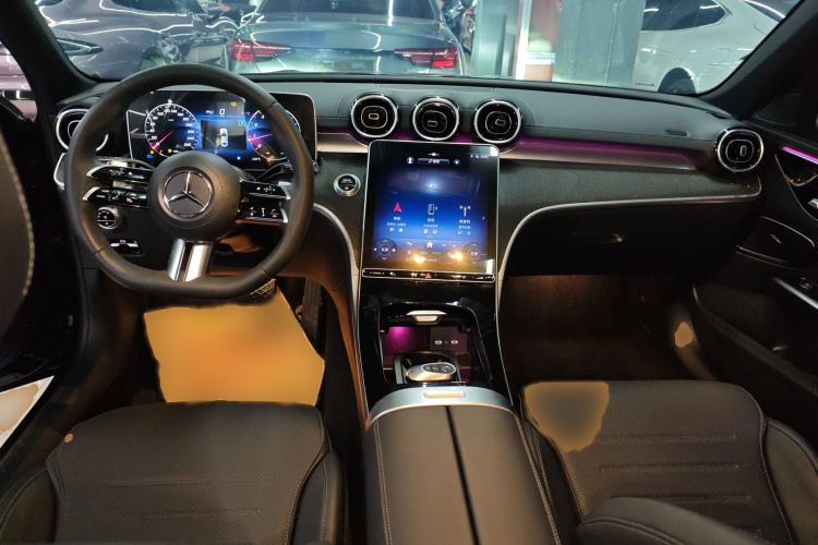 奔驰C级 2023款 改款 C 200 L 运动版中控内饰7002