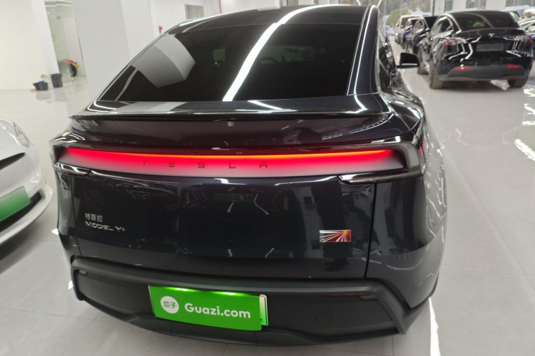 特斯拉 Model Y 2025款 长续航全轮驱动 首发版车身外观6001