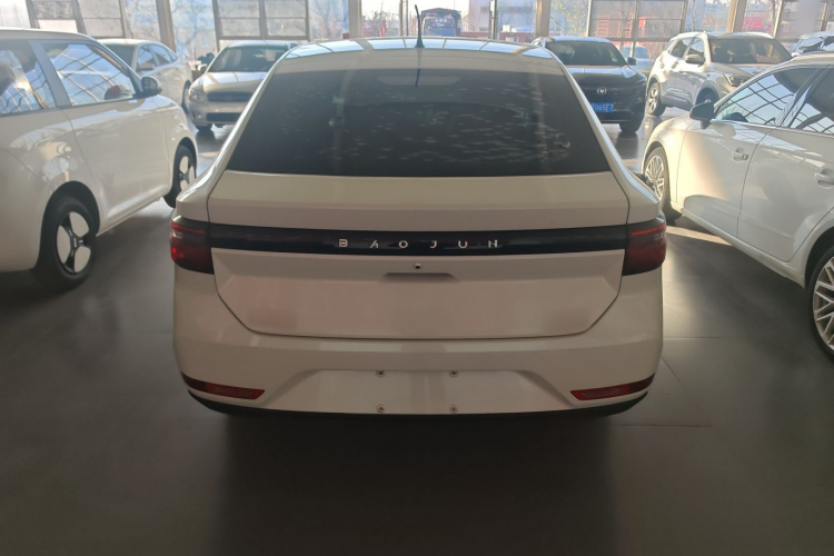 宝骏RC-5 2020款 1.5L 手动智耀精英型车身外观6