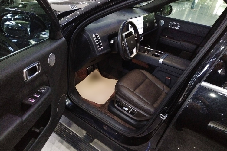 理想汽车 理想L9 2022款 Max中控内饰20