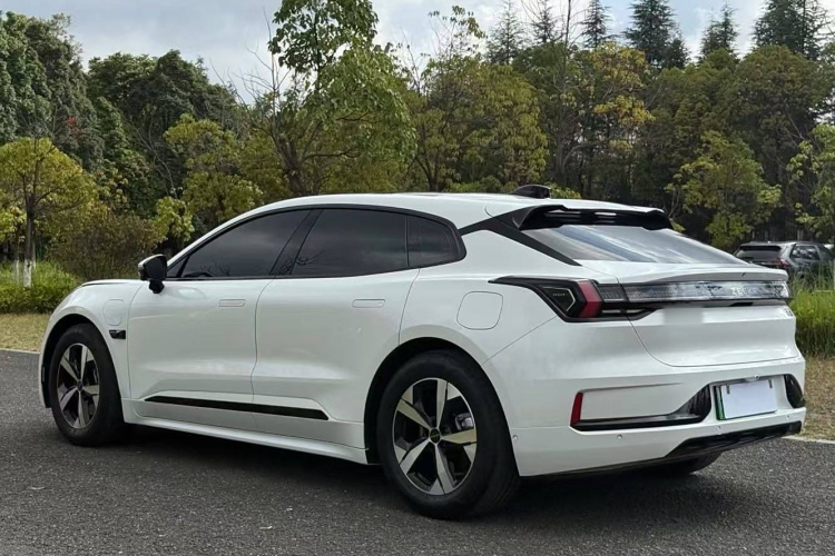 极氪001 2023款 WE版 100kWh车身外观6012