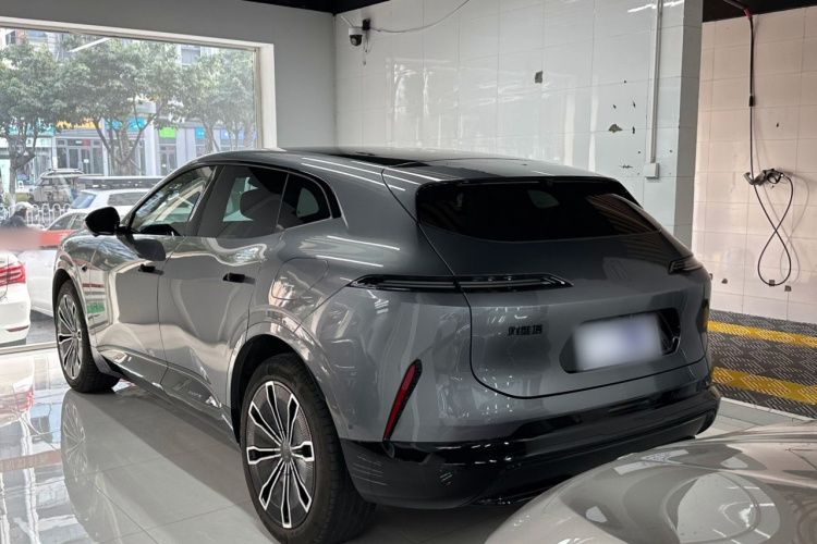 阿维塔07 2024款 Max增程版车身外观4