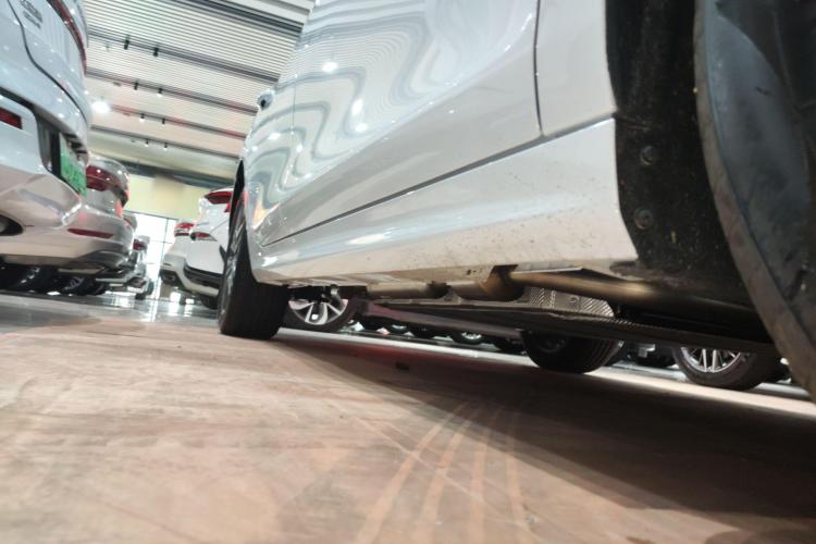 比亚迪 秦PLUS 2024款 荣耀版 DM-i 120KM领先型机舱底盘29