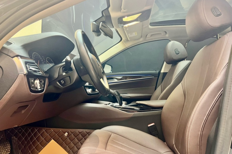 宝马5系 2019款 525Li 豪华套装中控内饰7002