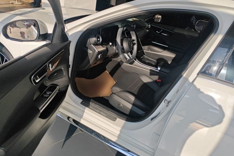 奔驰C级 2023款 C 260 L 运动版中控内饰7003