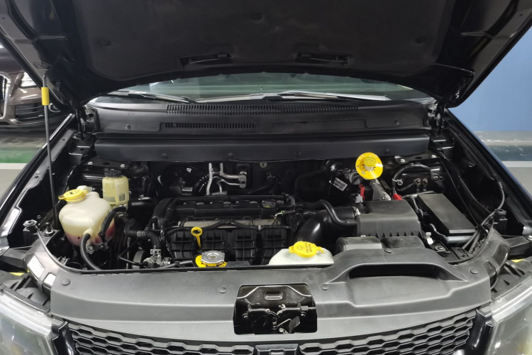 道奇 酷威 2014款 2.4L 两驱旅行版机舱底盘24