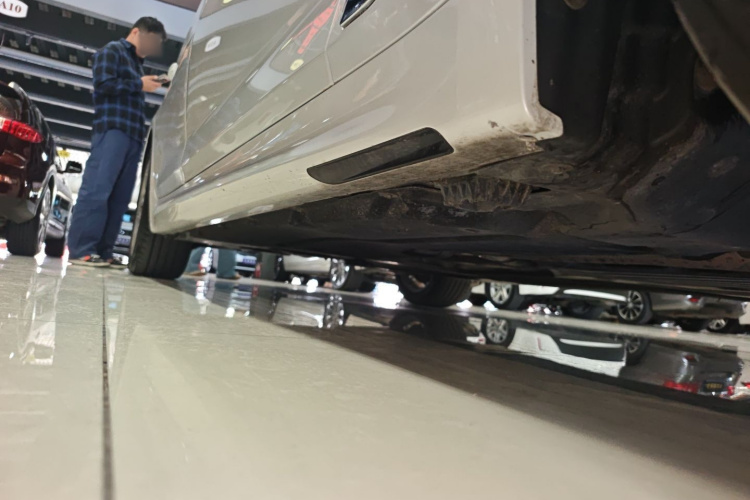 宝马5系 2020款 525Li M运动套装局部细节9001