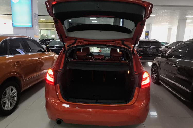 宝马2系旅行车 2016款 218i 领先型中控内饰23