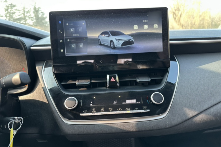 丰田 雷凌 2023款 TNGA 1.5L CVT进取版中控内饰7011