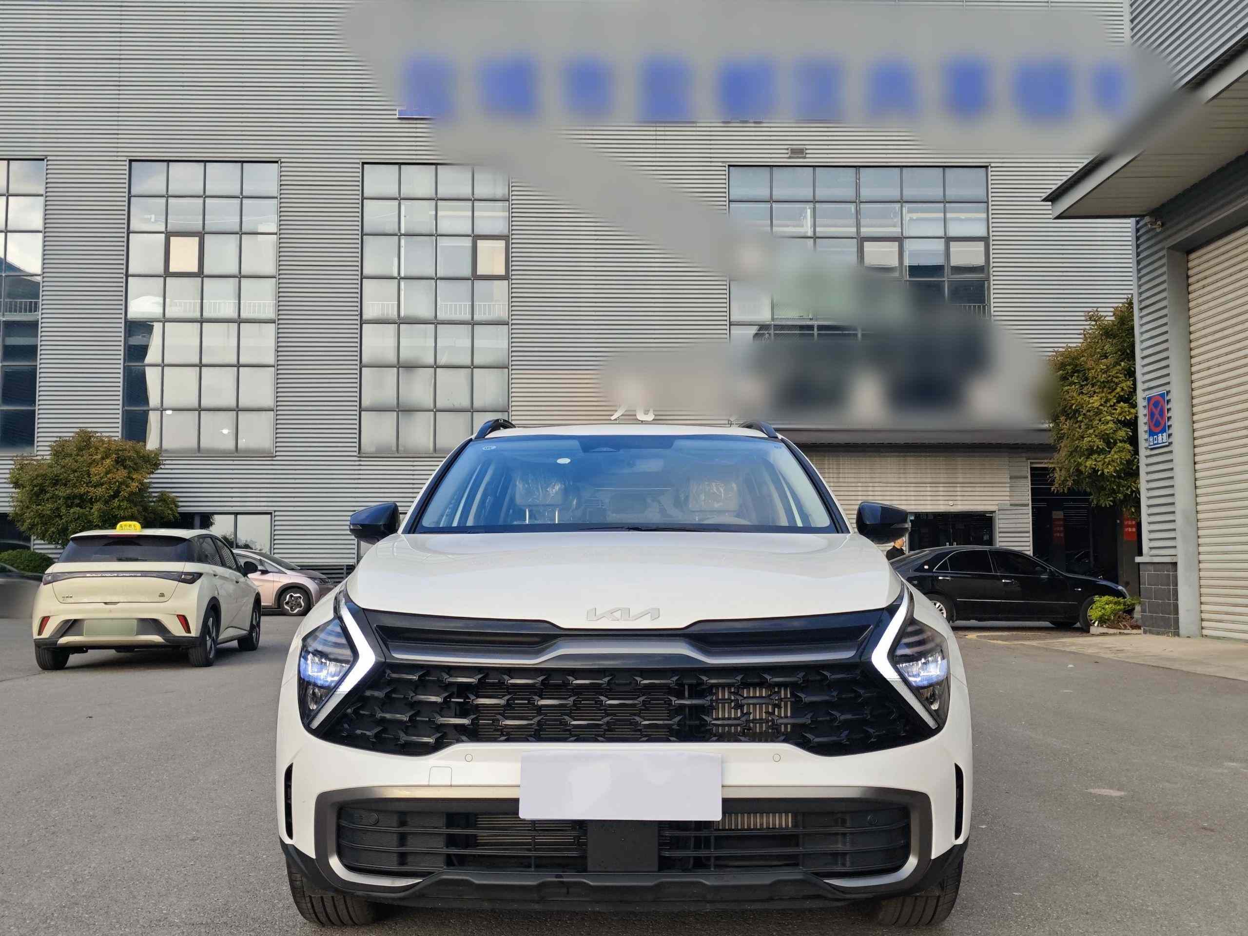 起亚 狮铂拓界 2023款 1.5T 两驱尊贵版(5)