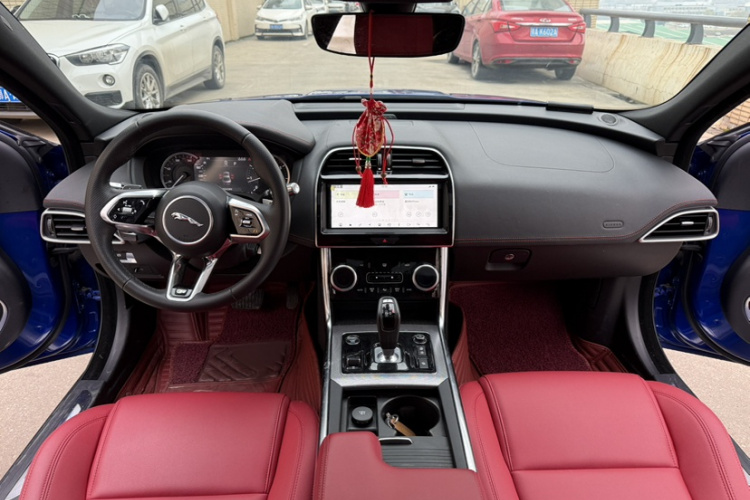 捷豹XEL 2020款 2.0T 200PS R-DYNAMIC S进取运动版中控内饰7002