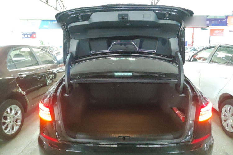 大众 帕萨特 2024款 280TSI 商务版机舱底盘23