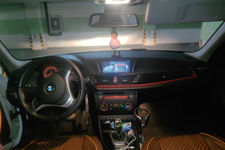 宝马X1 2015款 sDrive18i 时尚晋级版中控内饰12