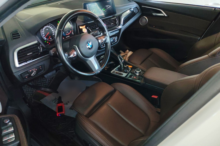 宝马1系 2021款 改款 120i M运动曜夜版局部细节19