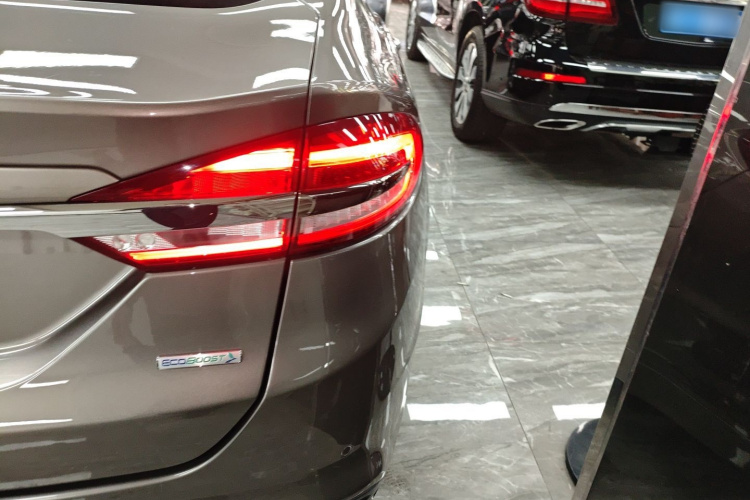 福特 蒙迪欧 2017款 改款 EcoBoost 180 时尚型车身外观6006