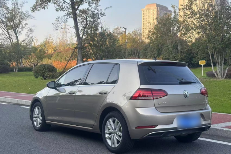 大众 高尔夫 2019款 280TSI DSG舒适型 国V车身外观6004