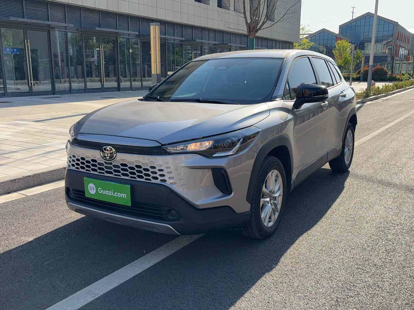 丰田 卡罗拉锐放 2026款 2.0L 先锋版(2)
