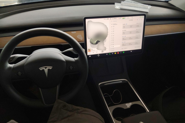 特斯拉 Model Y 2022款 后轮驱动版中控内饰12