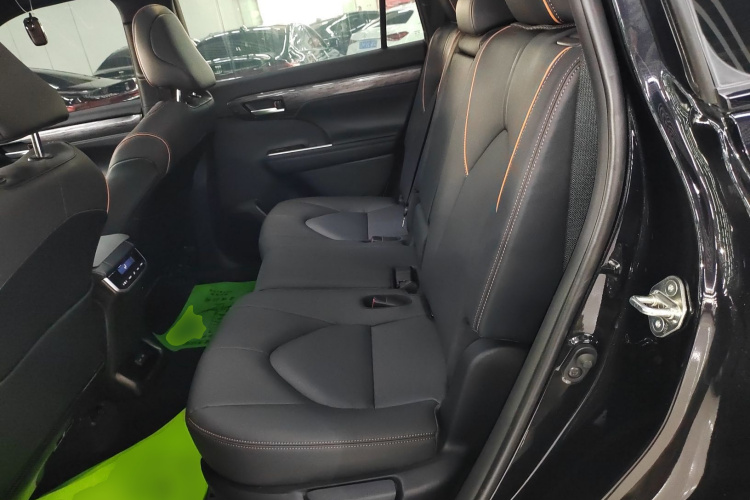 丰田 皇冠陆放 2024款 2.5L HEV四驱豪华版中控内饰7004