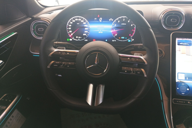 奔驰C级 2022款 改款 C 260 L 运动版局部细节13