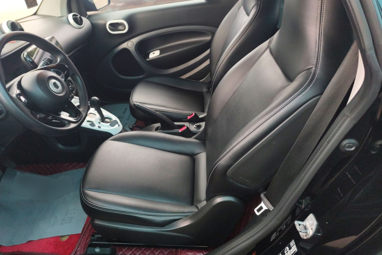smart fortwo 2015款 1.0L 52千瓦硬顶灵动版中控内饰7004
