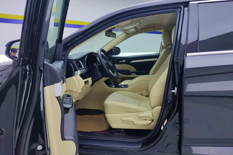 丰田 汉兰达 2021款 2.0T 两驱精英版 5座中控内饰19