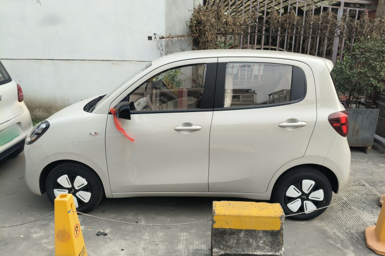 五菱汽车 宏光MINIEV 2025款 四门版 进阶款车身外观4