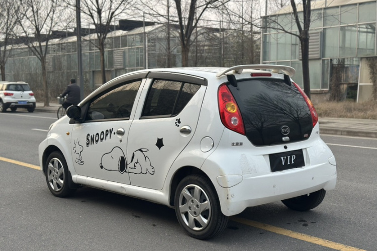 比亚迪F0 2015款 1.0L AMT 铉酷型车身外观6006