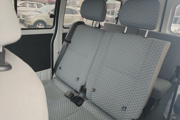 金杯海狮王 2021款 2.0L城运王系列畅运型高顶6座1TZS中控内饰21