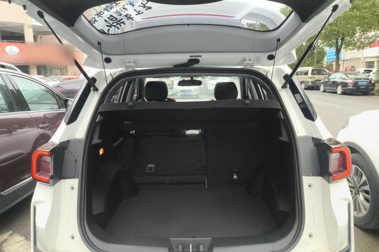 凯翼 炫界Pro 2021款 1.5T CVT劲尊版机舱底盘23