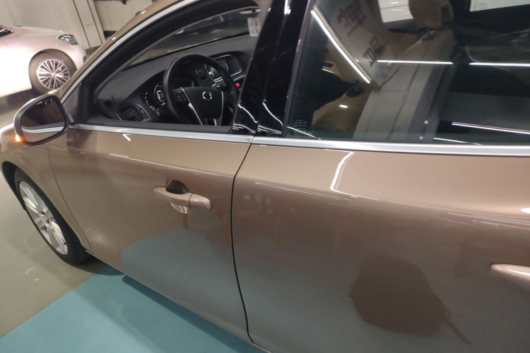 沃尔沃V40 2017款 T3 智雅版车身外观6003