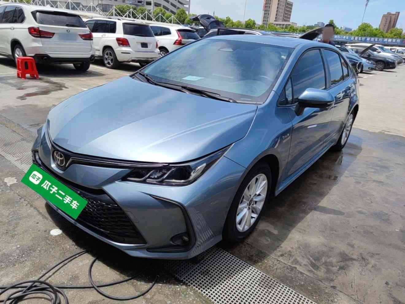 丰田 卡罗拉 2024款 1.8L 智能电混双擎 精英版(2)