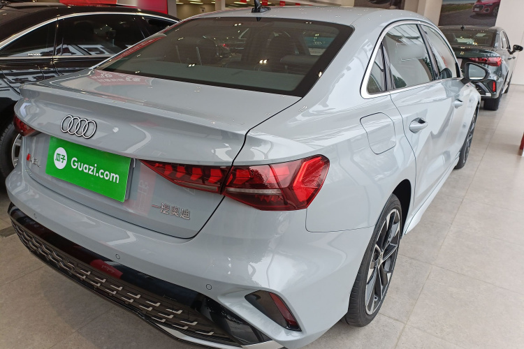 奥迪A3 2025款 A3L Limousine 35TFSI 飞驰尊享型车身外观7