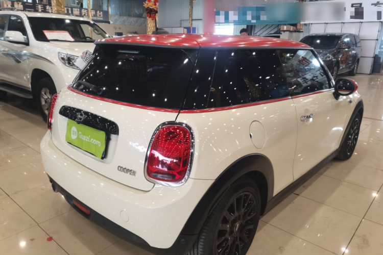 MINI 2018款 1.5T COOPER 经典派车身外观7