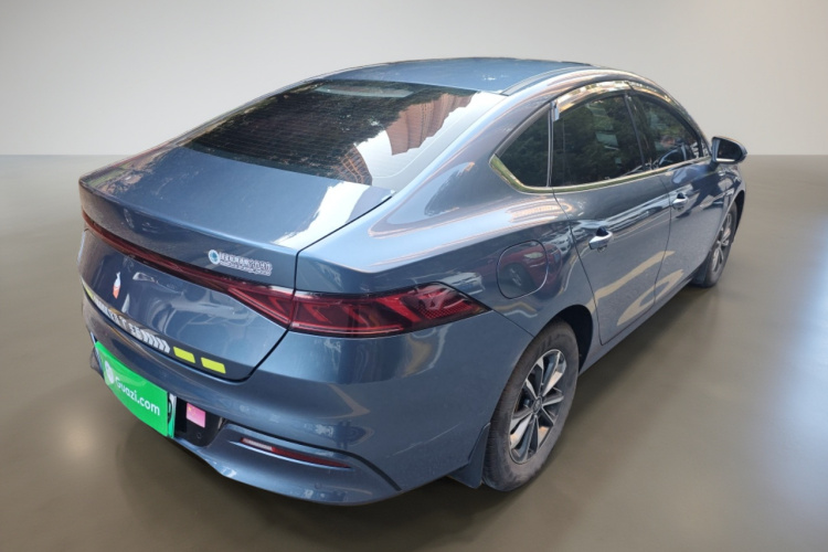 比亚迪 秦PLUS 2024款 荣耀版 DM-i 55KM领先型车身外观7