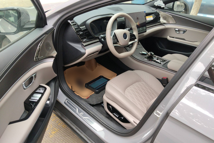 比亚迪 汉 2025款 EV 701KM激光雷达智驾型中控内饰7003