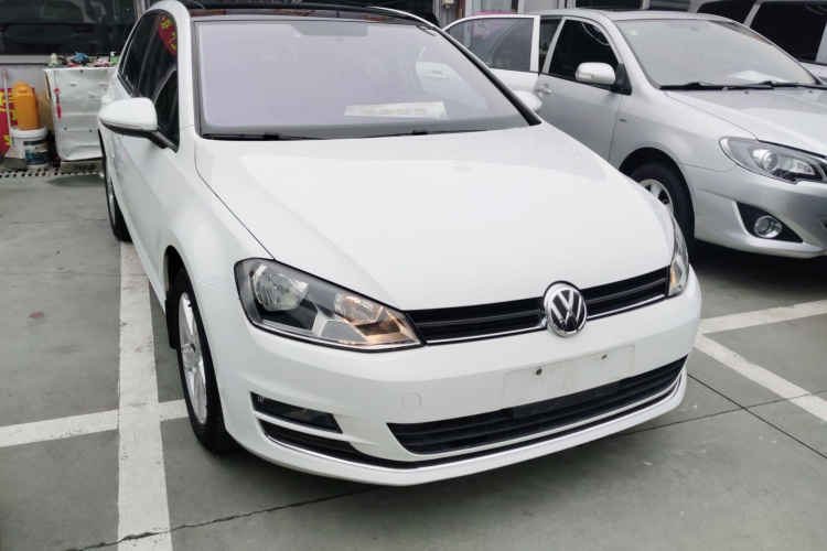 大众 高尔夫 2015款 1.4TSI 自动舒适型车身外观3