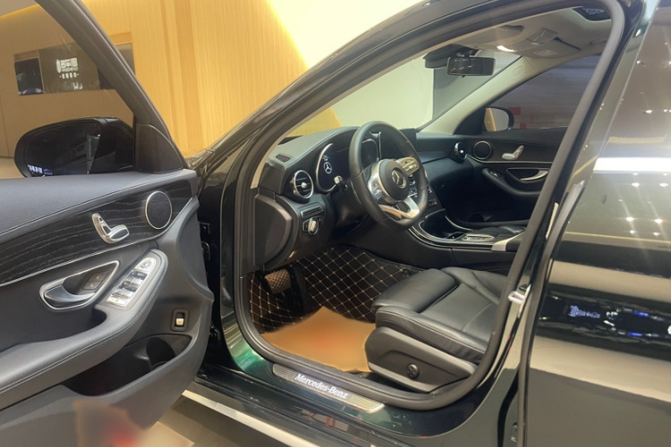 奔驰C级 2021款 C 200 L 时尚型运动版中控内饰7013