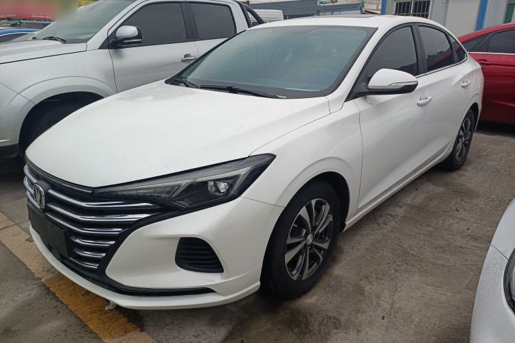 长安 逸动 2020款 PLUS 1.6L GDI 手动豪华型车身外观6003