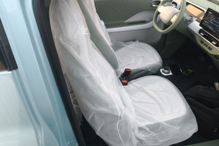 吉利银河 熊猫 2025款 210km 元气熊中控内饰7003