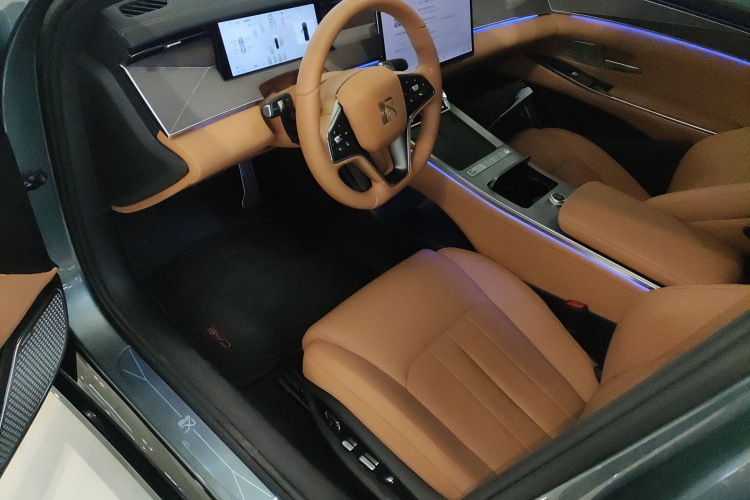 比亚迪 汉L 2025款 DM-p 四驱激光雷达旗舰型局部细节19