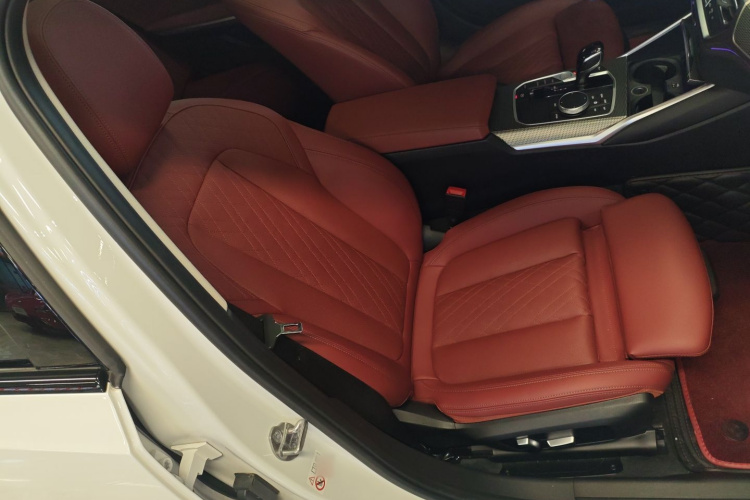 宝马3系 2022款 325Li M运动曜夜套装局部细节41