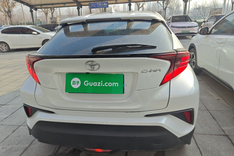 丰田C-HR 2021款 2.0L 豪华版车身外观6