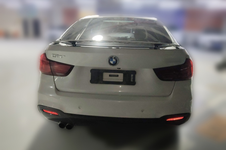 宝马3系GT 2019款 320i M运动套装车身外观6004